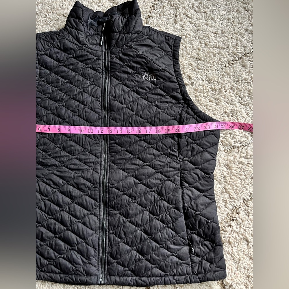 The North Face Black Women's vest - Picture 8 of 10
